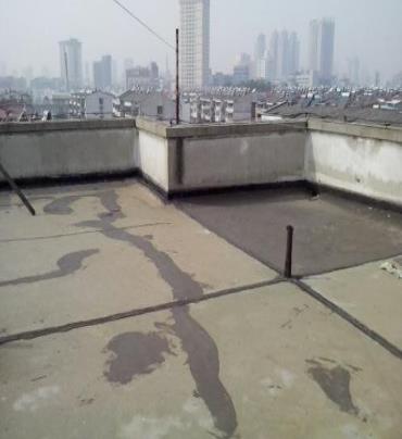温县漏水维修 楼顶漏水是什么原因，楼顶漏水维修方法是什么?
